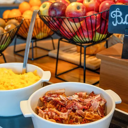 Ibis 17 Clichy-batignolles Szálloda 3*