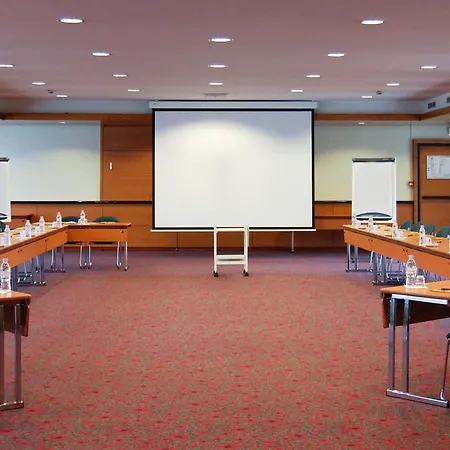 Ibis 17 Clichy-batignolles Hotel 3*