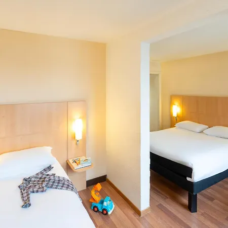 Hotel Ibis 17 Clichy-batignolles 3*