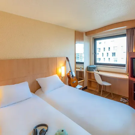 Ibis 17 Clichy-batignolles Hotel 3*