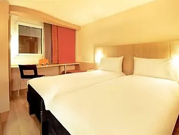 Ibis 17 Clichy-batignolles Hotel