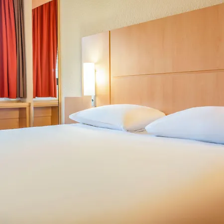 Ibis 17 Clichy-batignolles Hotel