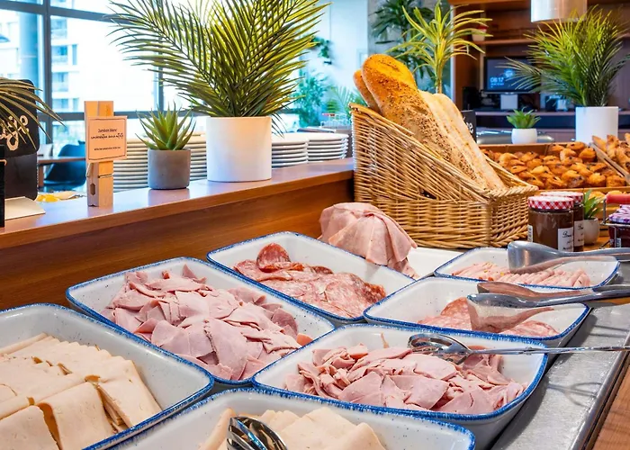 Ibis 17 Clichy-batignolles ホテル 3*