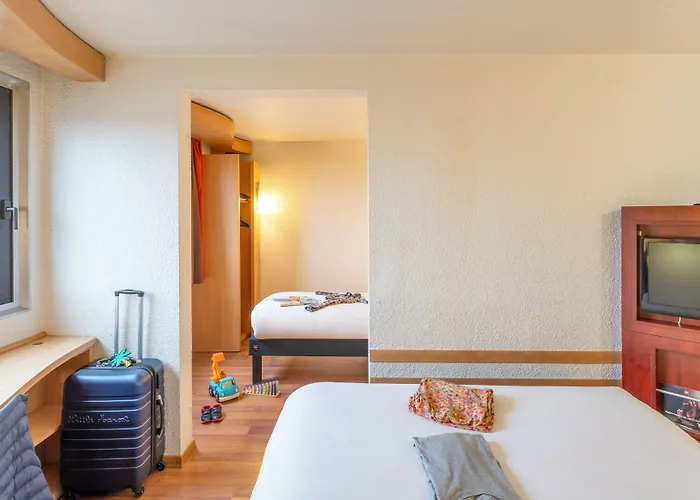 Ibis 17 Clichy-batignolles Hotel 3*
