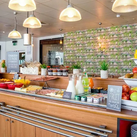 Ibis 17 Clichy-batignolles Hotel 3*